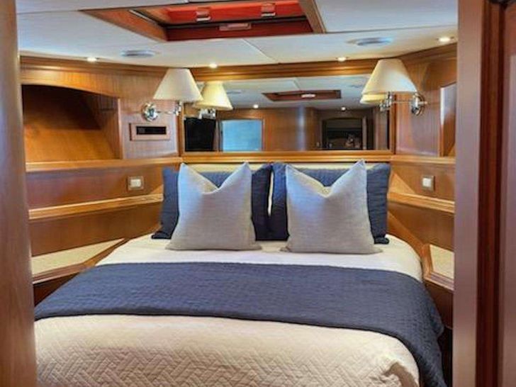 ELLEON - Double cabin ELLEON - Double cabin