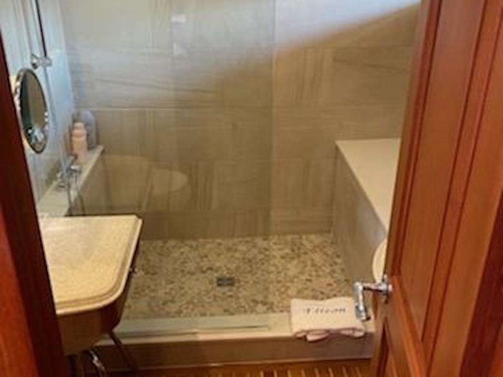 ELLEON - Ensuite ELLEON - Ensuite