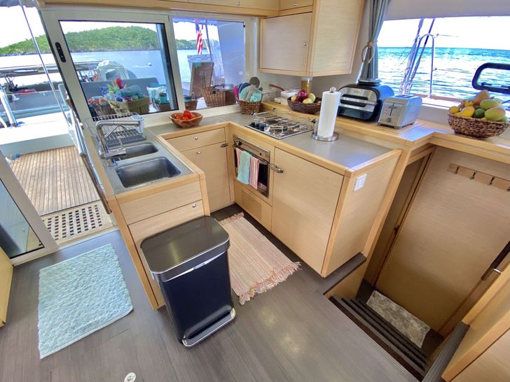 WHISKEY BUSINESS Lagoon 450 Galley