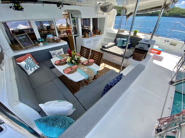 WHISKEY BUSINESS Lagoon 450 Aft Deck