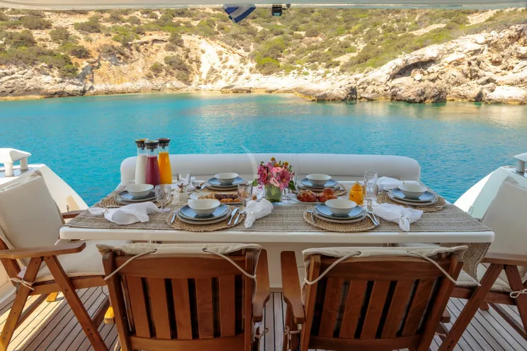 Charter Yacht GEORGE V - Aicon 67 - 4 Cabins - Athens - Mykonos - Rhodes - Santorini