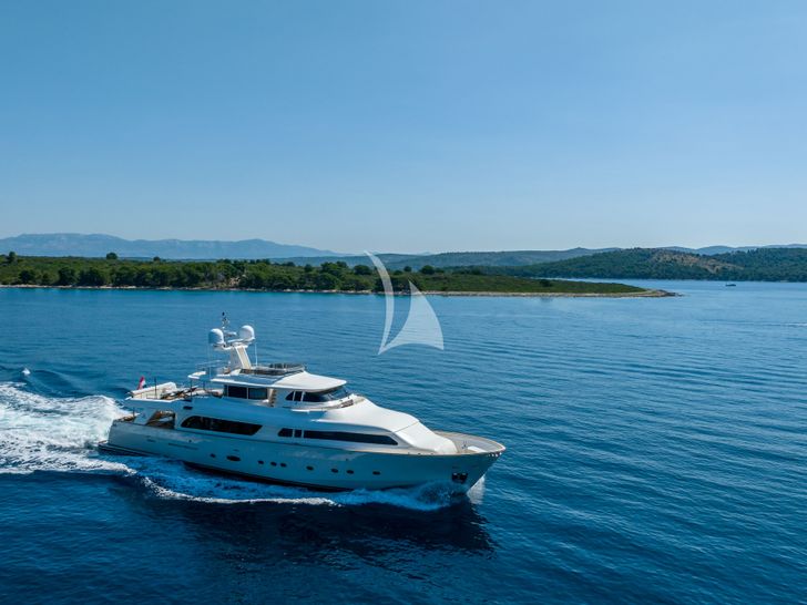KLOBUK Ferretti Custom Line Navetta 30 - cruising across the waterline KLOBUK Ferretti Custom Line Navetta 30 - cruising across the waterline
