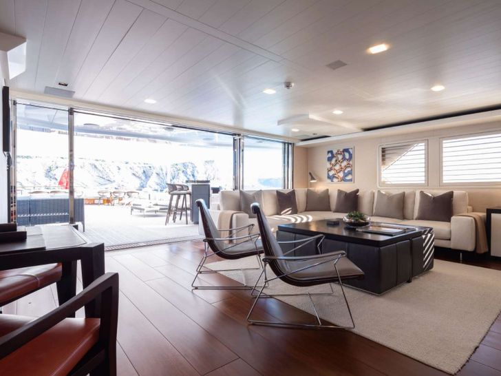 MIRAGE Feadship 53m - sky lounge MIRAGE Feadship 53m - sky lounge