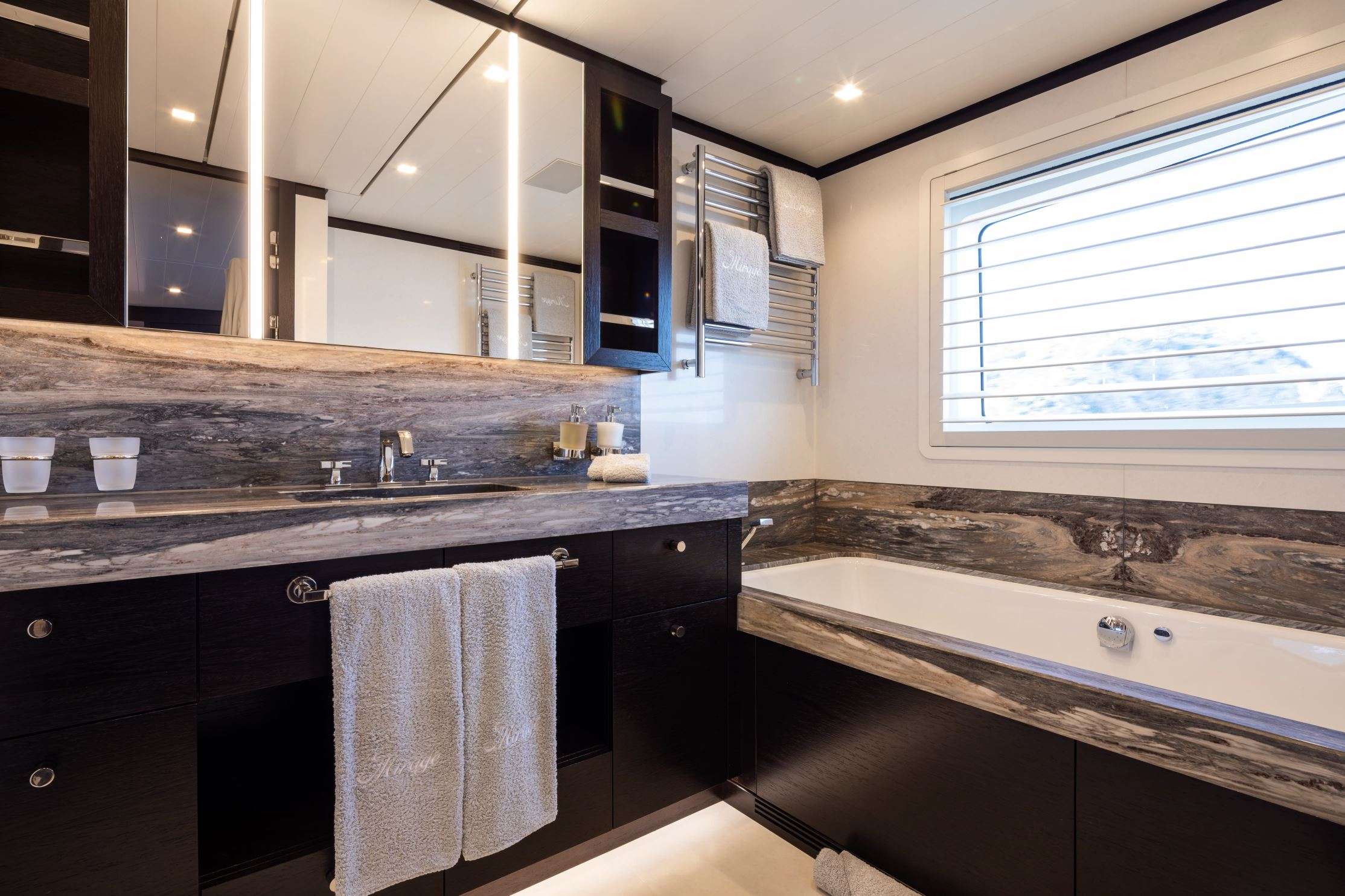 MIRAGE Feadship 53m - master cabin bathroom