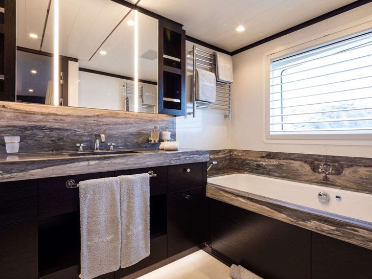 MIRAGE Feadship 53m - master cabin bathroom MIRAGE Feadship 53m - master cabin bathroom