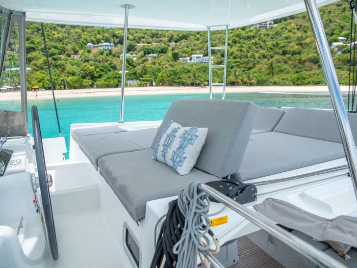 ON A WHIM III Lagoon 46 - flybridge seating ON A WHIM III Lagoon 46 - flybridge seating