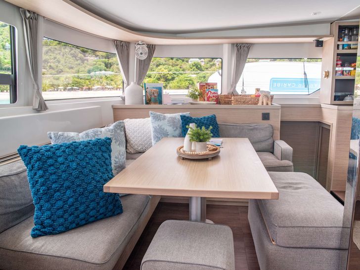 ON A WHIM III Lagoon 46 - saloon ON A WHIM III Lagoon 46 - saloon