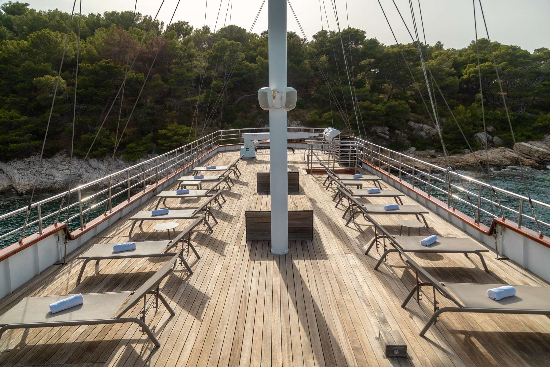 ALMISSA Custom Motor Yacht 40m - sundeck