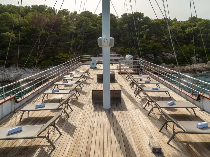 ALMISSA Custom Motor Yacht 40m - sundeck ALMISSA Custom Motor Yacht 40m - sundeck