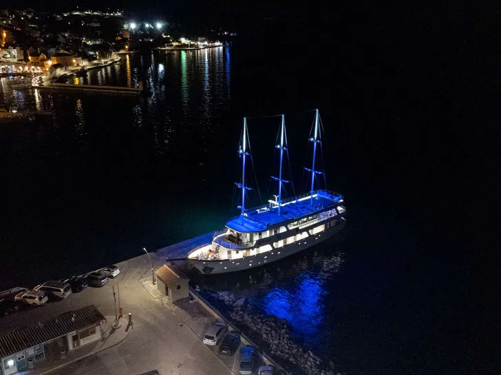 ALMISSA Custom Motor Yacht 40m - yacht at night ALMISSA Custom Motor Yacht 40m - yacht at night