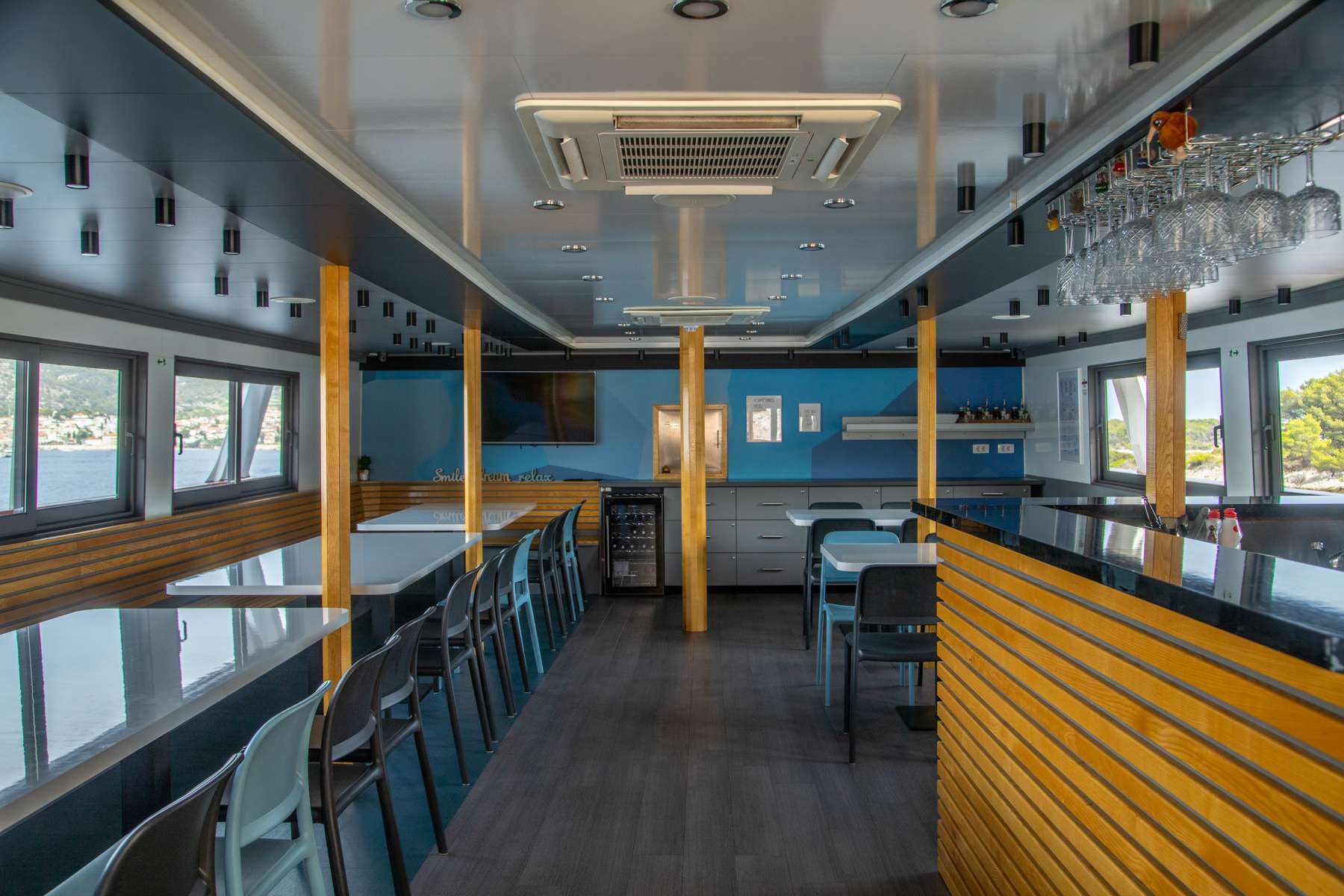 ALMISSA Custom Motor Yacht 40m - indoor dining saloon