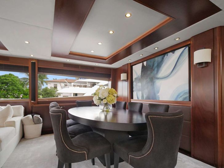 21 SEA SANDS Princess 95 Formal Dining