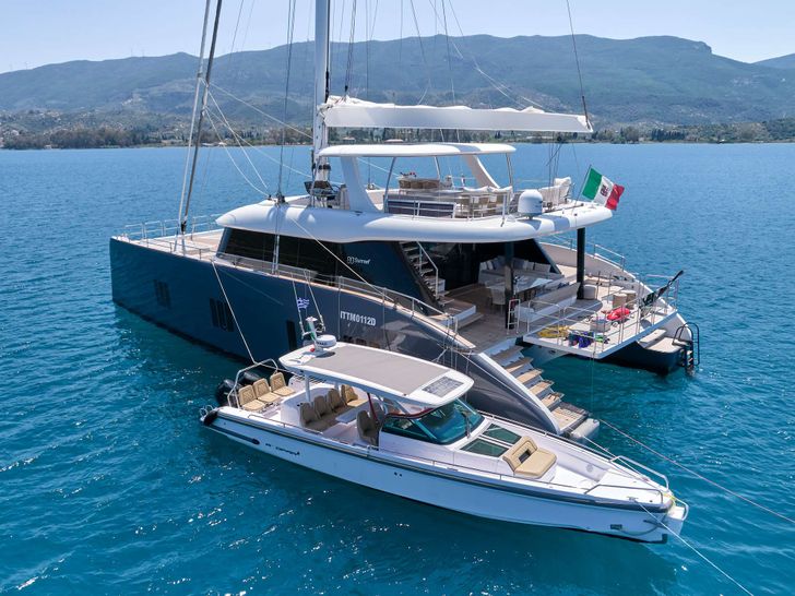GENNY Sunreef 80 - with tender GENNY Sunreef 80 - with tender
