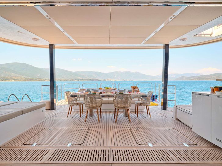 GENNY Sunreef 80 - alfresco dining area panoramic shot GENNY Sunreef 80 - alfresco dining area panoramic shot