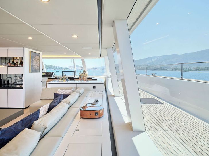 GENNY - Sunreef 80,couch and view deck