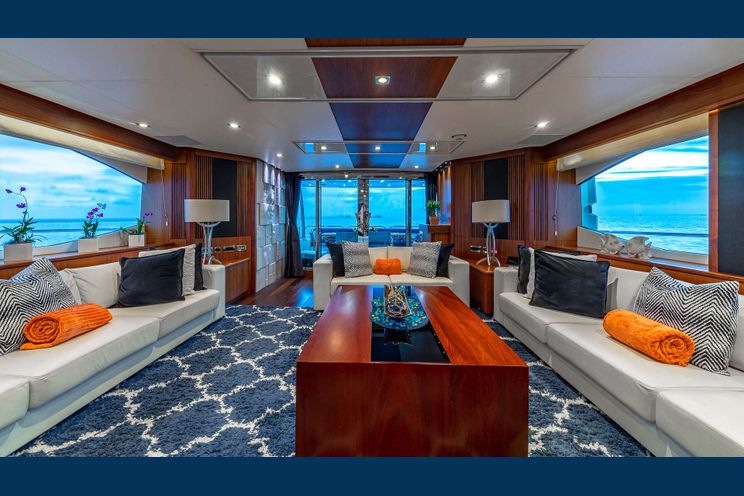 Charter Yacht EMRYS - Sunseeker 98 - 4 Cabins - Nassau - Staniel Cay - Exumas - Bahamas