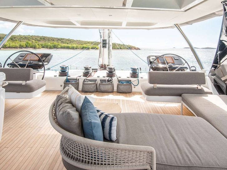 XANDROS Lagoon 65 - flybridge XANDROS Lagoon 65 - flybridge