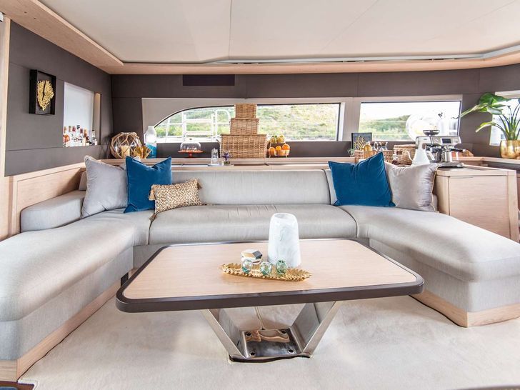 XANDROS Lagoon 65 - saloon seating XANDROS Lagoon 65 - saloon seating