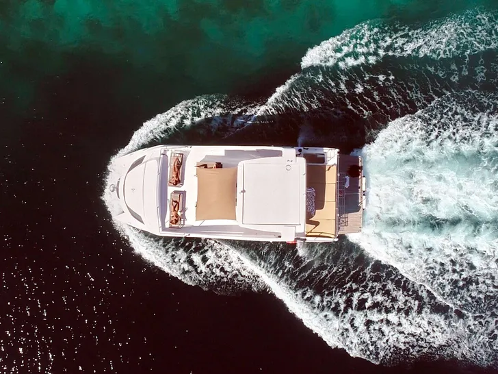 OVER REEF - OVER REEF -