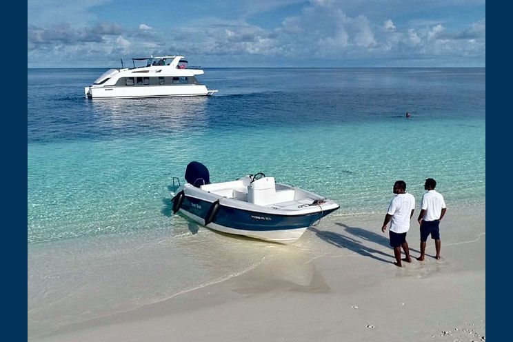 Charter Yacht OVER REEF - Custom - 3 Cabins - Mahe - Seychelles