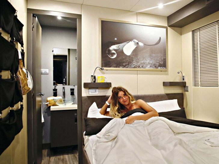 OVER REEF - Master Cabin OVER REEF - Master Cabin