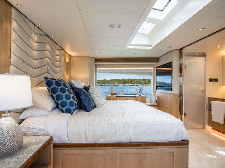 AQUA LIFE - Horizon FD87,master cabin AQUA LIFE - Horizon FD87,master cabin