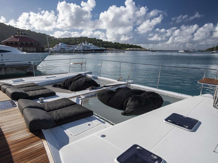 HULYA Lagoon 630 - Foredeck HULYA Lagoon 630 - Foredeck