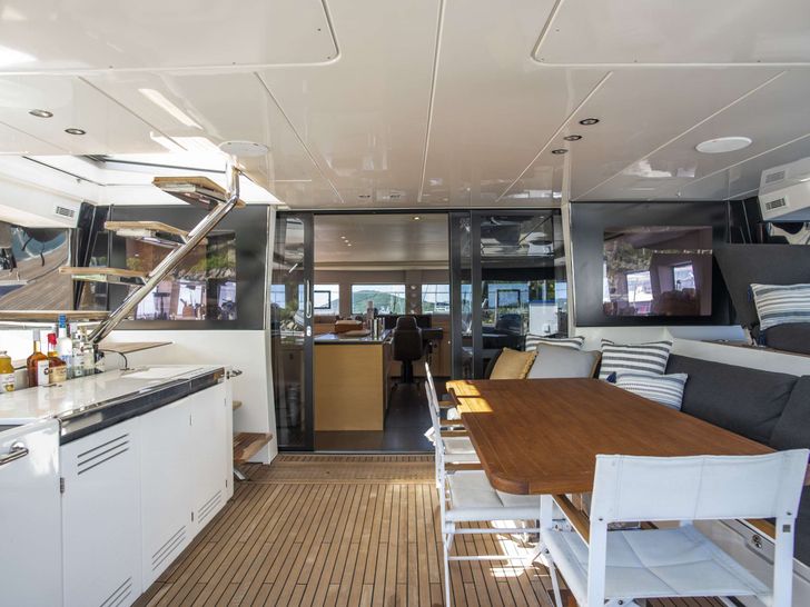 HULYA Lagoon 630 - Aft Deck Dining Area HULYA Lagoon 630 - Aft Deck Dining Area