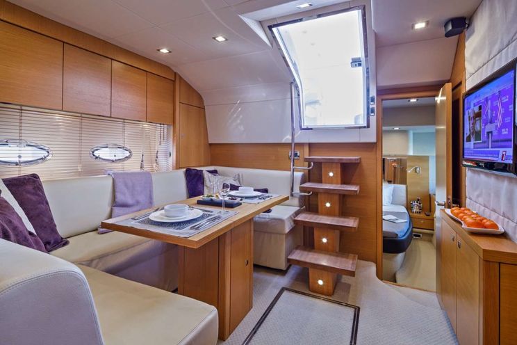 Charter Yacht EL NIMA - Sunseeker 47 - 1 Cabin - Greece - Athens - Mykonos - Paros