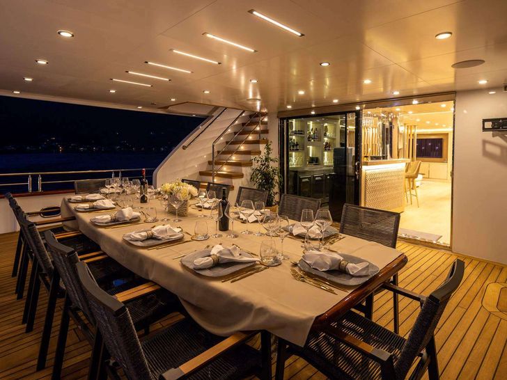 LOVE STORY - dining area LOVE STORY - dining area