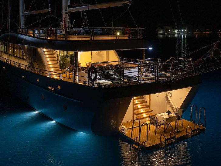 LOVE STORY - sturn exterior view LOVE STORY - sturn exterior view