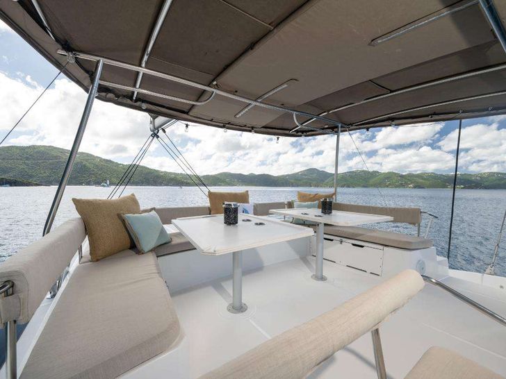 ELYSIAN Bali 5.4 - flybridge ELYSIAN Bali 5.4 - flybridge