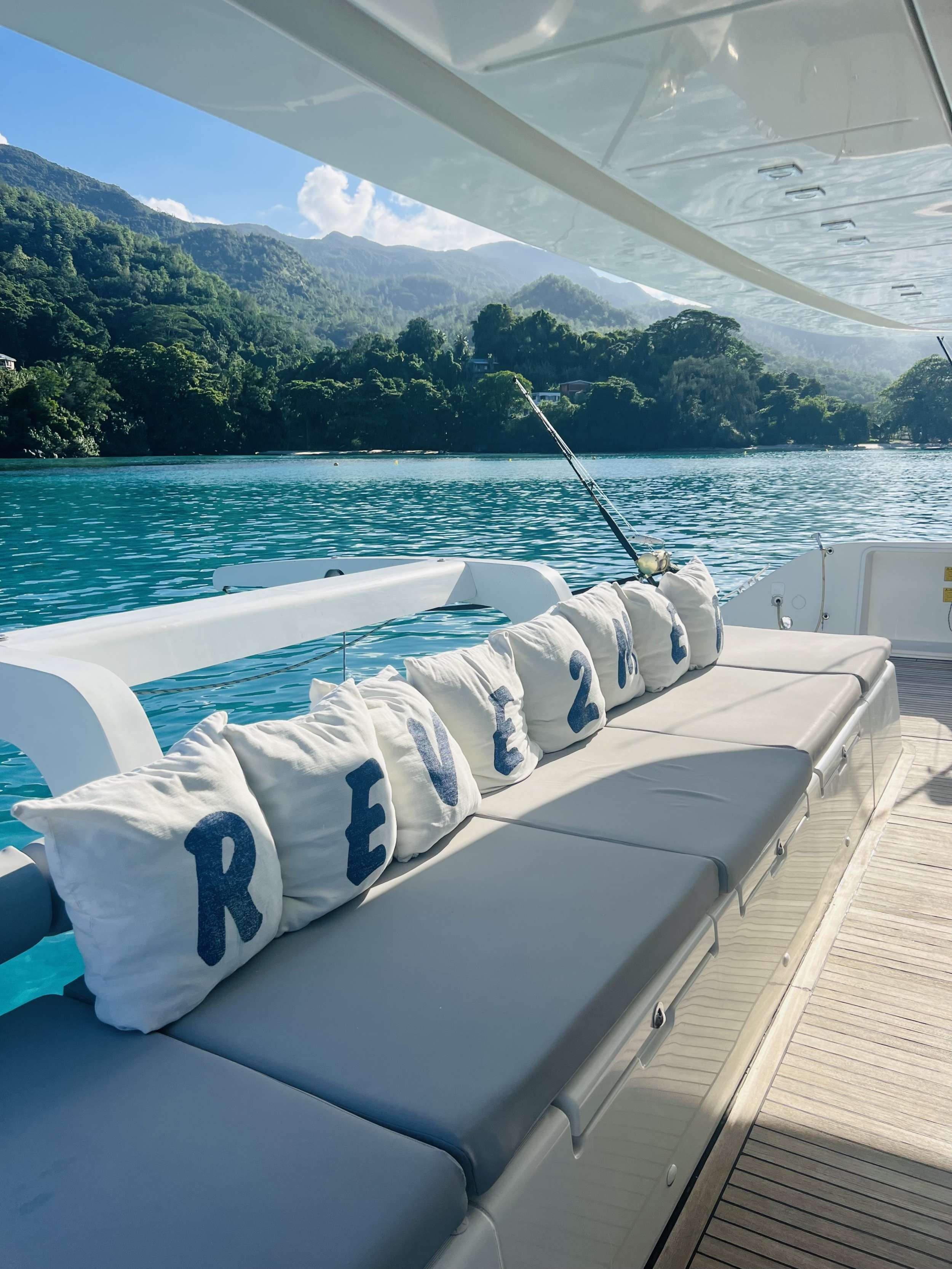REVE2MER Lagoon 620 - aft long seat