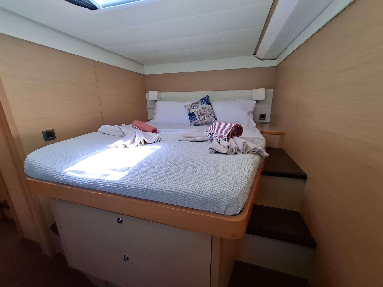 REVE2MER Lagoon 620 - VIP cabin 1