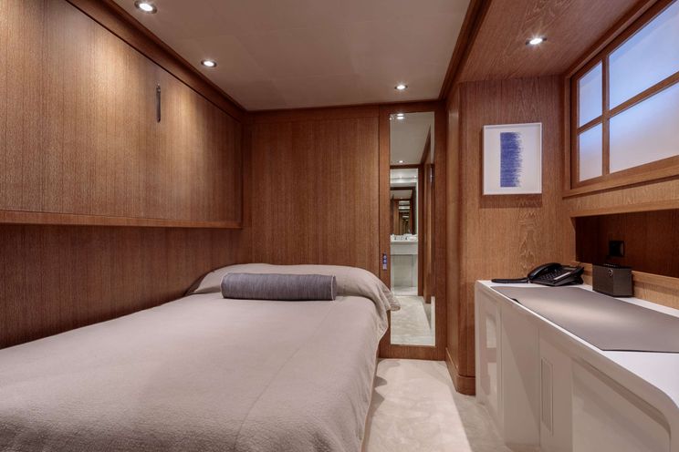 Charter Yacht SHOOTING STAR - Cantieri di Pisa 102 - Athens