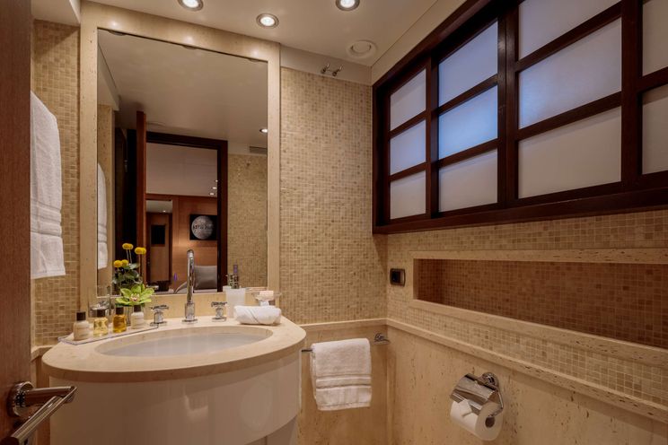 Charter Yacht SHOOTING STAR - Cantieri di Pisa 102 - Athens