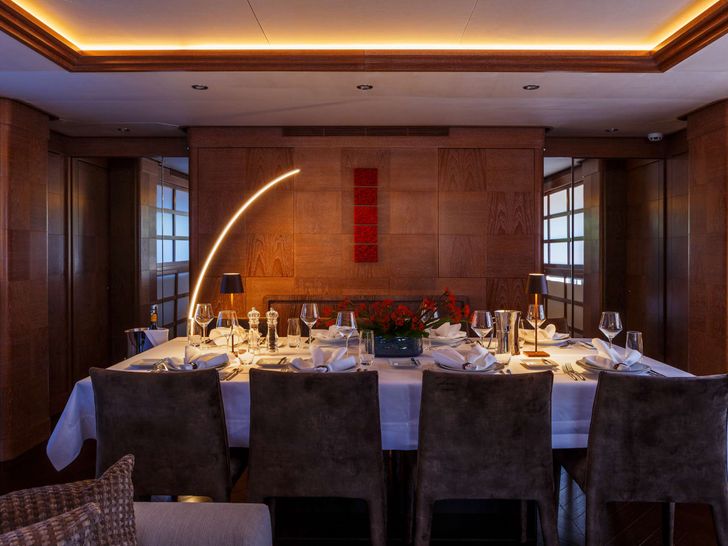 SHOOTING STAR - Cantieri di Pisa 102 - Formal Dining SHOOTING STAR - Cantieri di Pisa 102 - Formal Dining