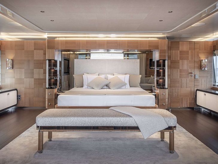 SUNRISE Yacht Master Suite SUNRISE Yacht Master Suite