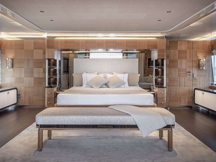 SUNRISE Yacht Master Suite