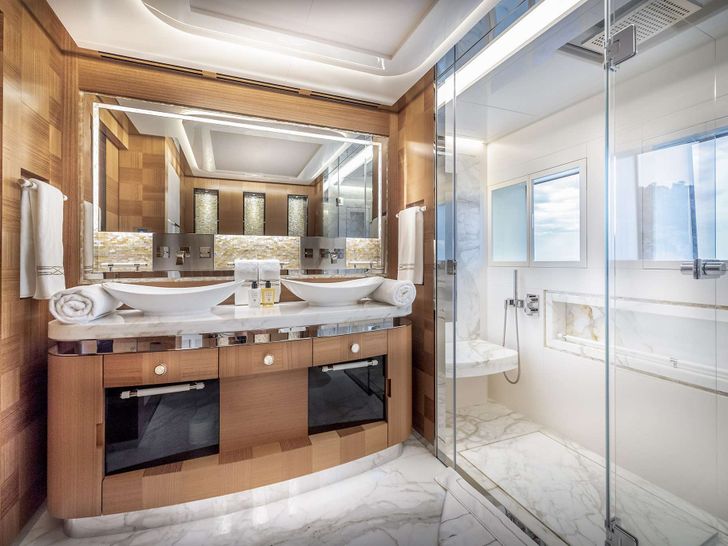 SUNRISE Yacht Master Ensuite Bathroom SUNRISE Yacht Master Ensuite Bathroom