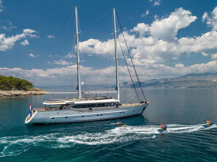 NAVILUX Motor Sailer 34m - profile NAVILUX Motor Sailer 34m - profile