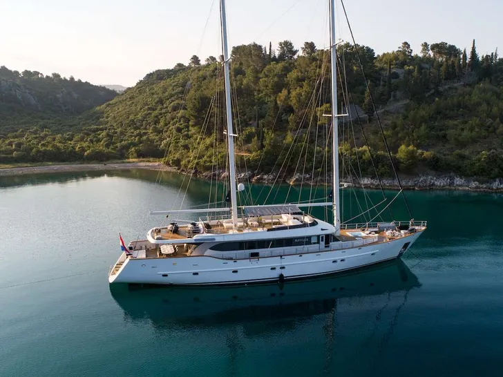 NAVILUX Motor Sailer 34m - anchored side profile NAVILUX Motor Sailer 34m - anchored side profile