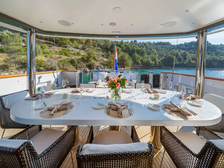 NAVILUX Motor Sailer 34m - aft deck alfresco dining area NAVILUX Motor Sailer 34m - aft deck alfresco dining area