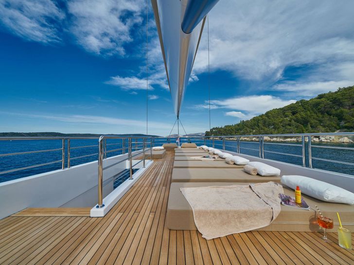 ACAPELLA Leda Motor Sailer 49m - sun beds ACAPELLA Leda Motor Sailer 49m - sun beds