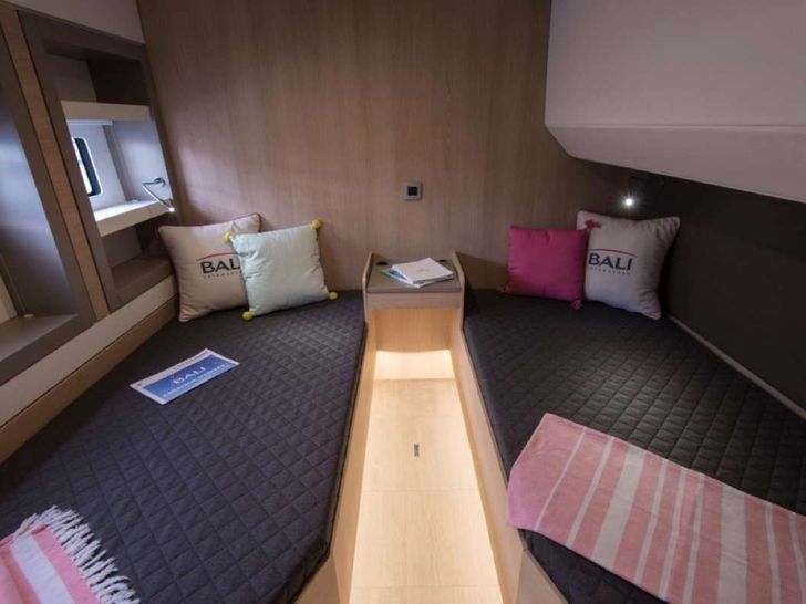 Twin cabin Twin cabin