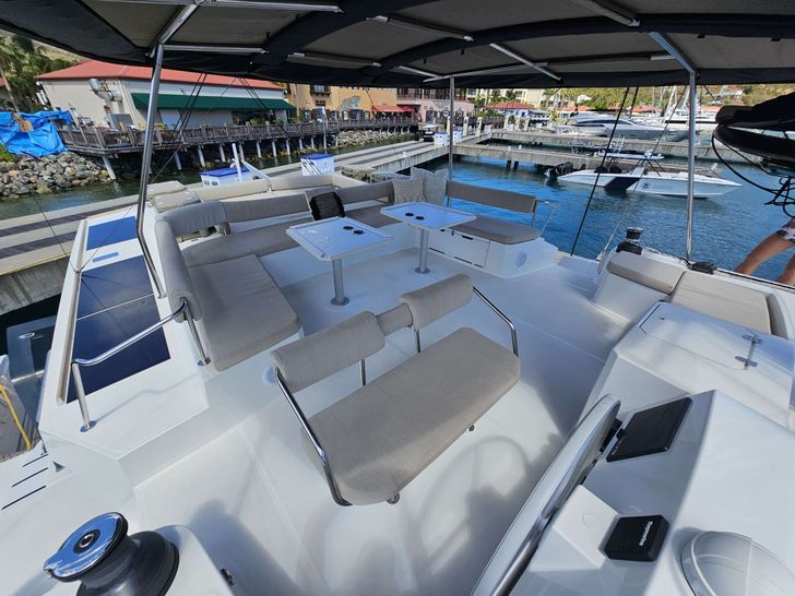 CRYSTAL DREAMS - Bali 5.4 - flybridge lounge seating CRYSTAL DREAMS - Bali 5.4 - flybridge lounge seating