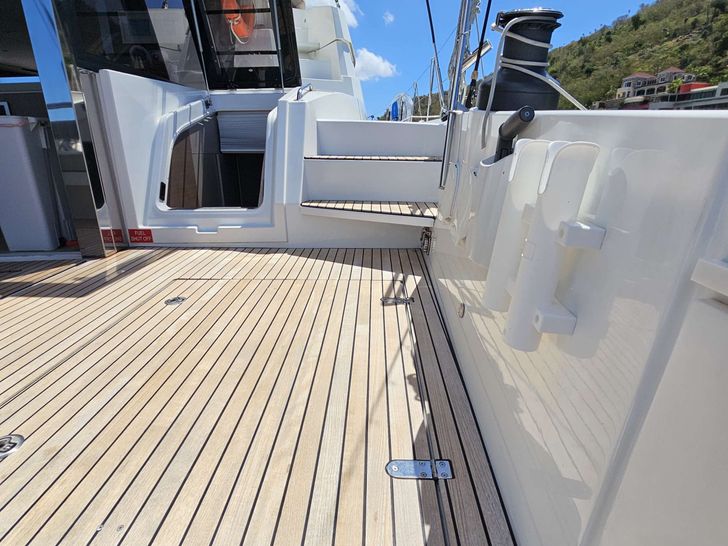 CRYSTAL DREAMS - Bali 5.4 - teak deck CRYSTAL DREAMS - Bali 5.4 - teak deck