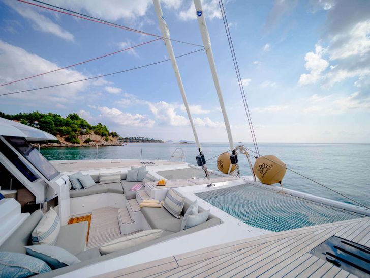 NAMASTE Fountaine Pajot Samana 59 - foredeck NAMASTE Fountaine Pajot Samana 59 - foredeck