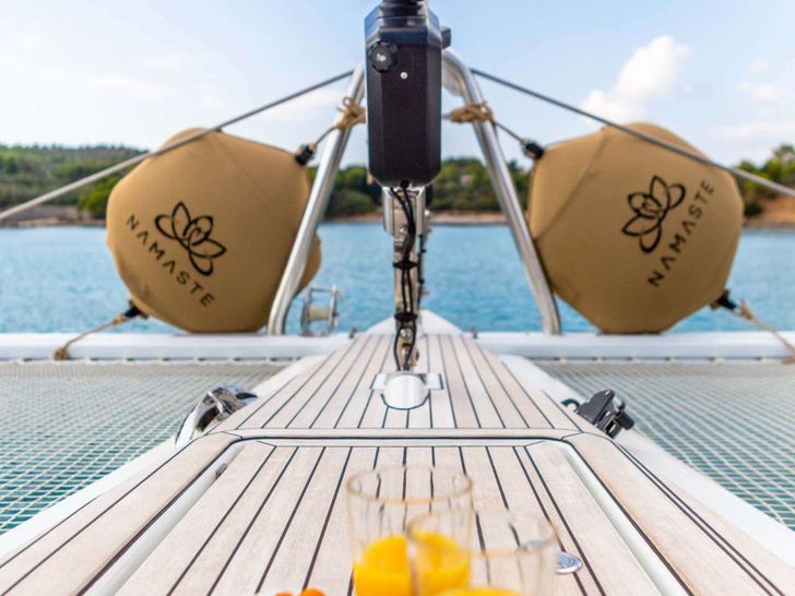 NAMASTE Fountaine Pajot Samana 59 - foredeck twin trampolines NAMASTE Fountaine Pajot Samana 59 - foredeck twin trampolines