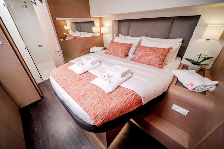 Charter Yacht NAMASTE - Fountaine Pajot Samana 59 - 4 Cabins - Athens - Mykonos - Paros - Cyclades - Greece